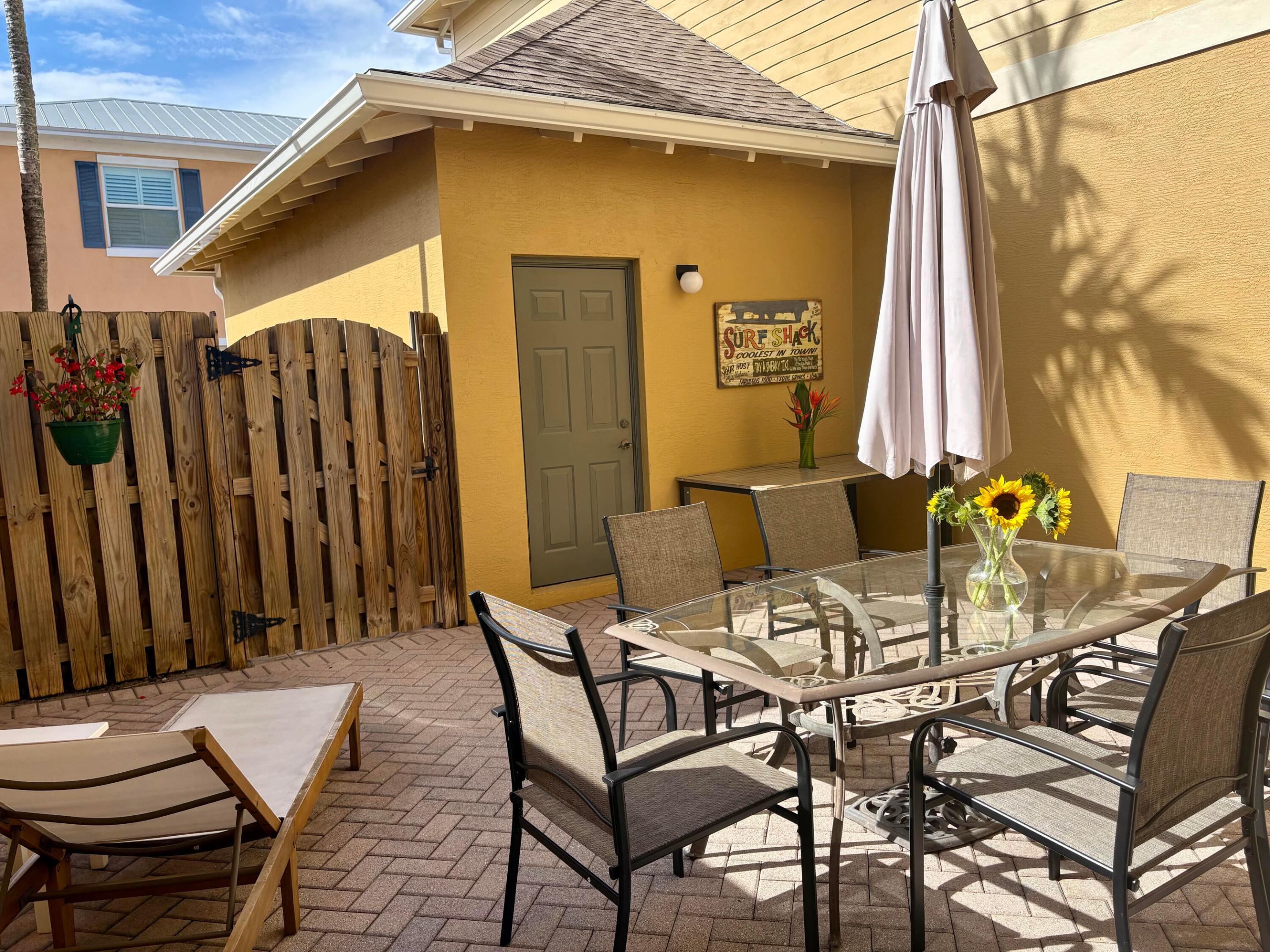 188 W Thatch Palm, Jupiter FL 33458