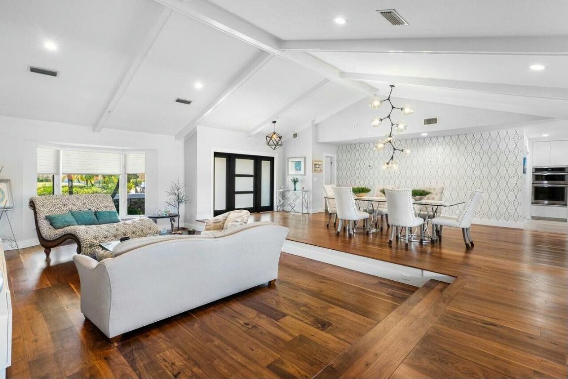 7619 Marbella, Boca Raton FL 33433