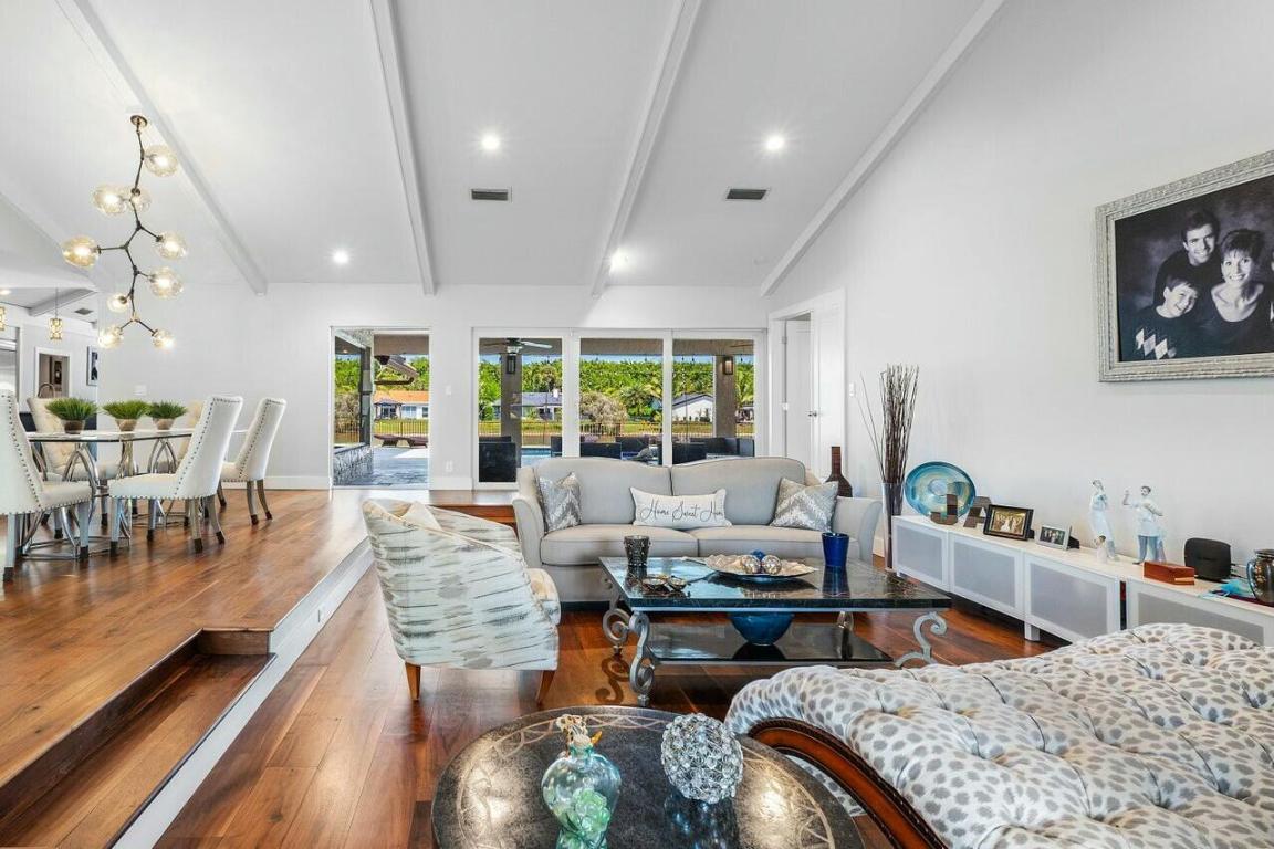 7619 Marbella, Boca Raton FL 33433