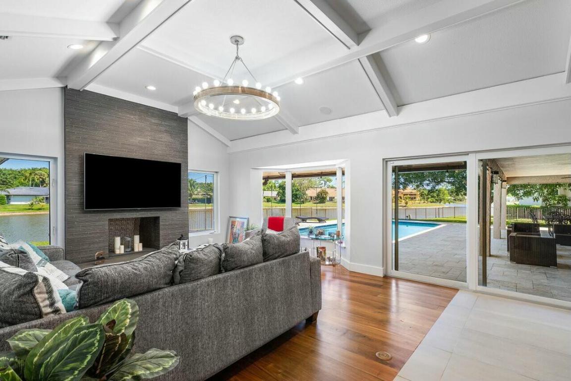 7619 Marbella, Boca Raton FL 33433