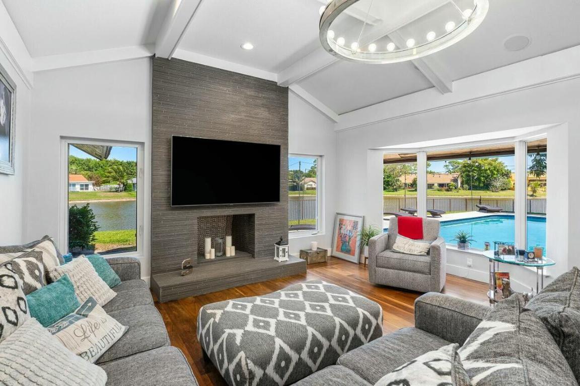 7619 Marbella, Boca Raton FL 33433