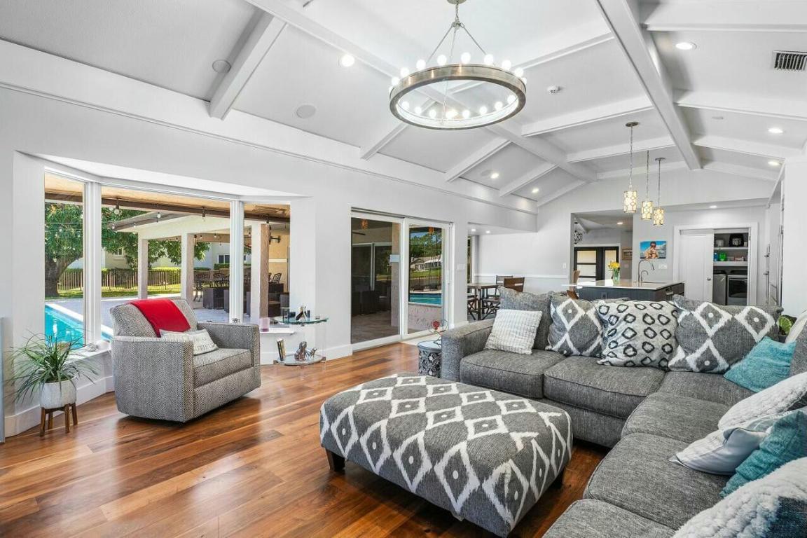7619 Marbella, Boca Raton FL 33433