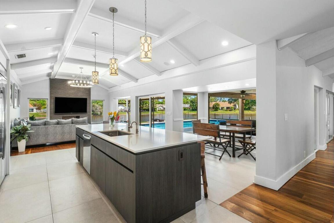 7619 Marbella, Boca Raton FL 33433