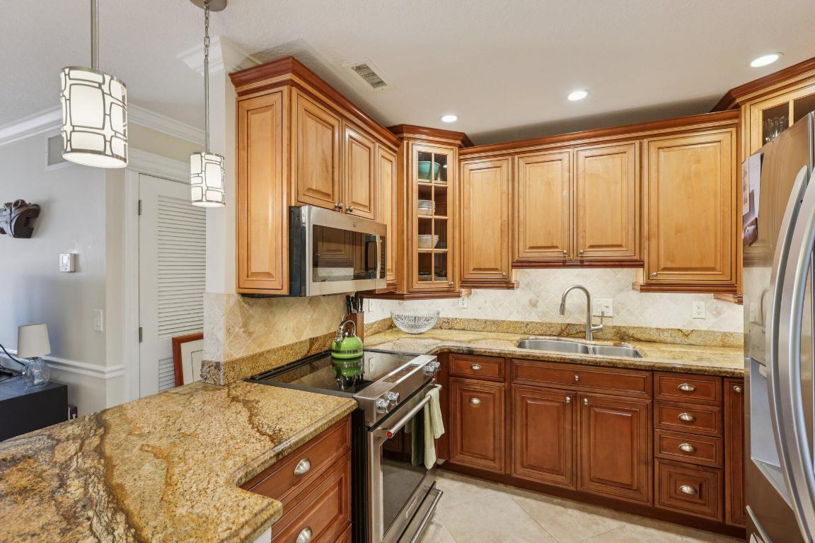 6381 Bay Club ##3, Fort Lauderdale FL 33308