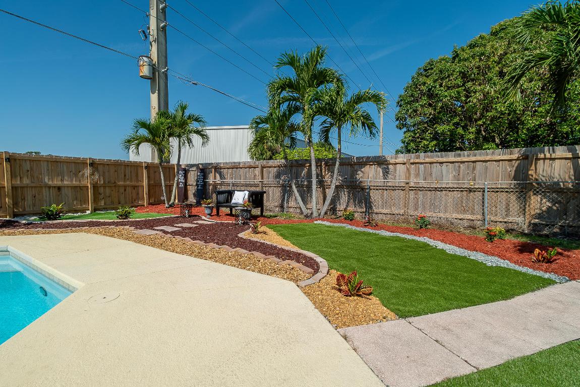 1416 W Hardee, Lantana FL 33462
