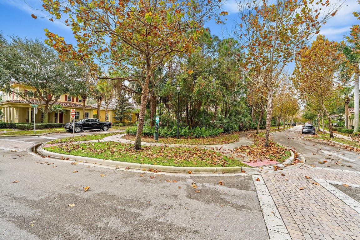 113 Glencullen, Jupiter FL 33458