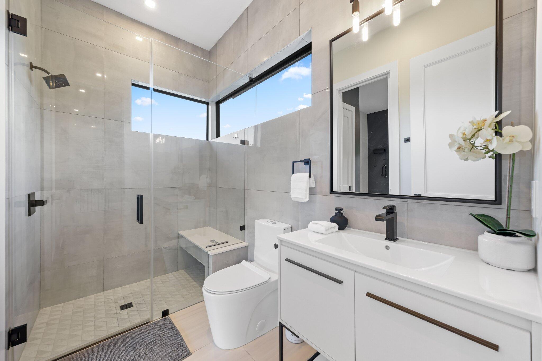 525 Whispering Pines, Boynton Beach FL 33435