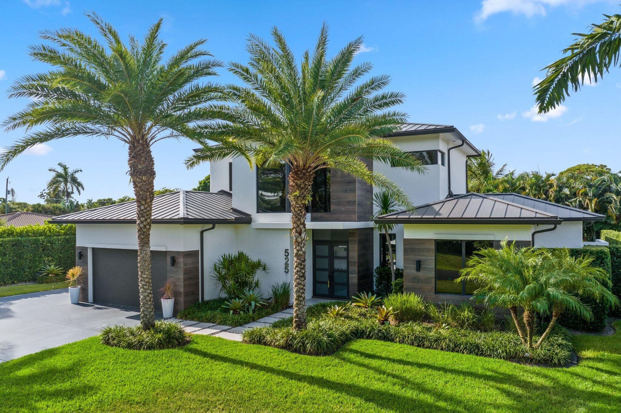 525 Whispering Pines, Boynton Beach FL 33435
