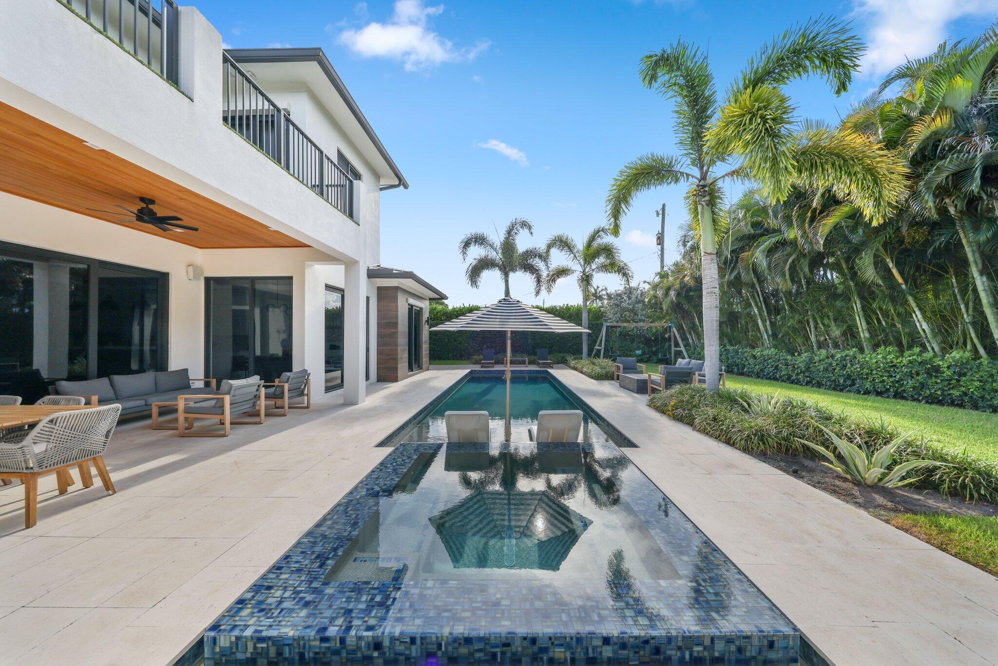 525 Whispering Pines, Boynton Beach FL 33435