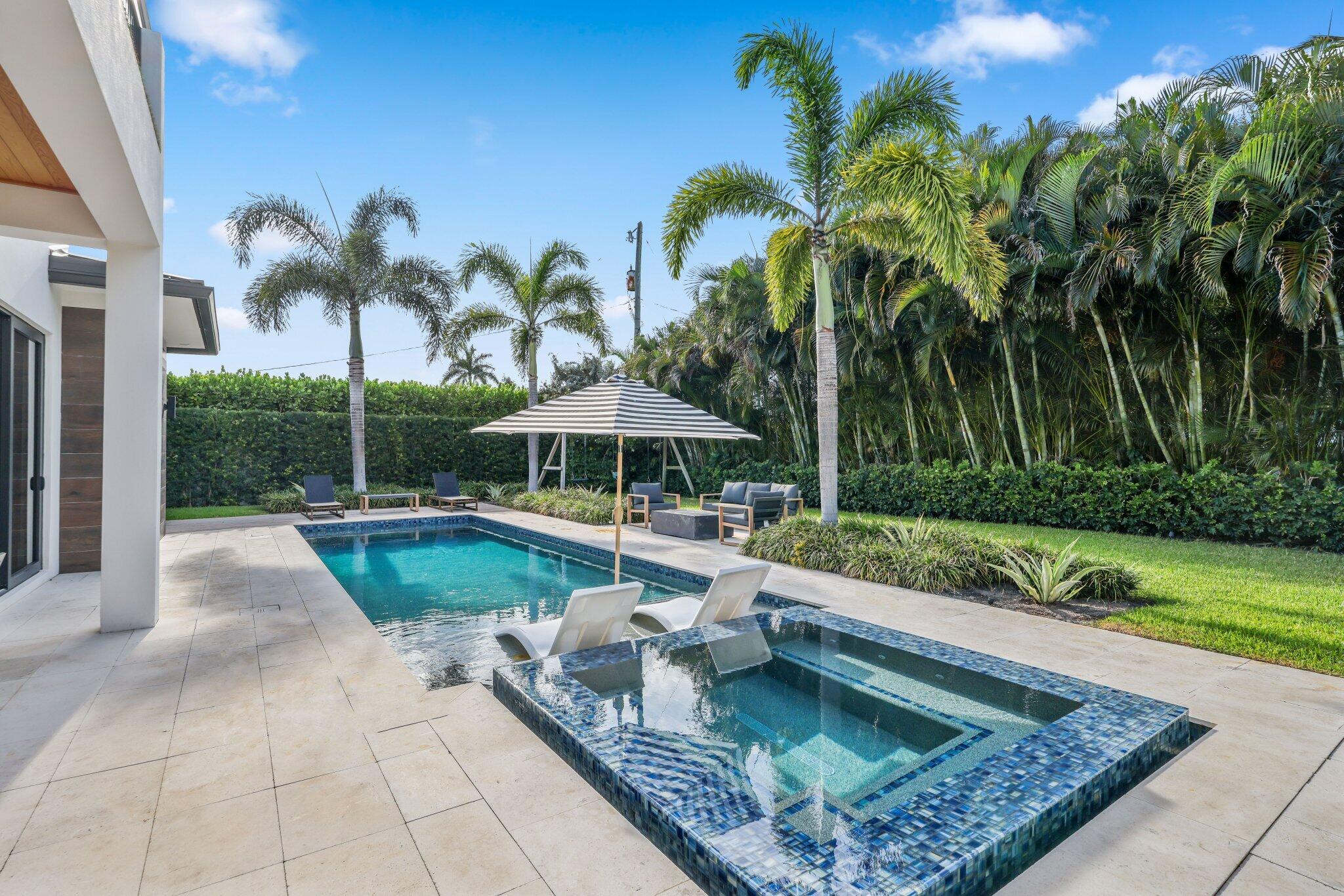 525 Whispering Pines, Boynton Beach FL 33435