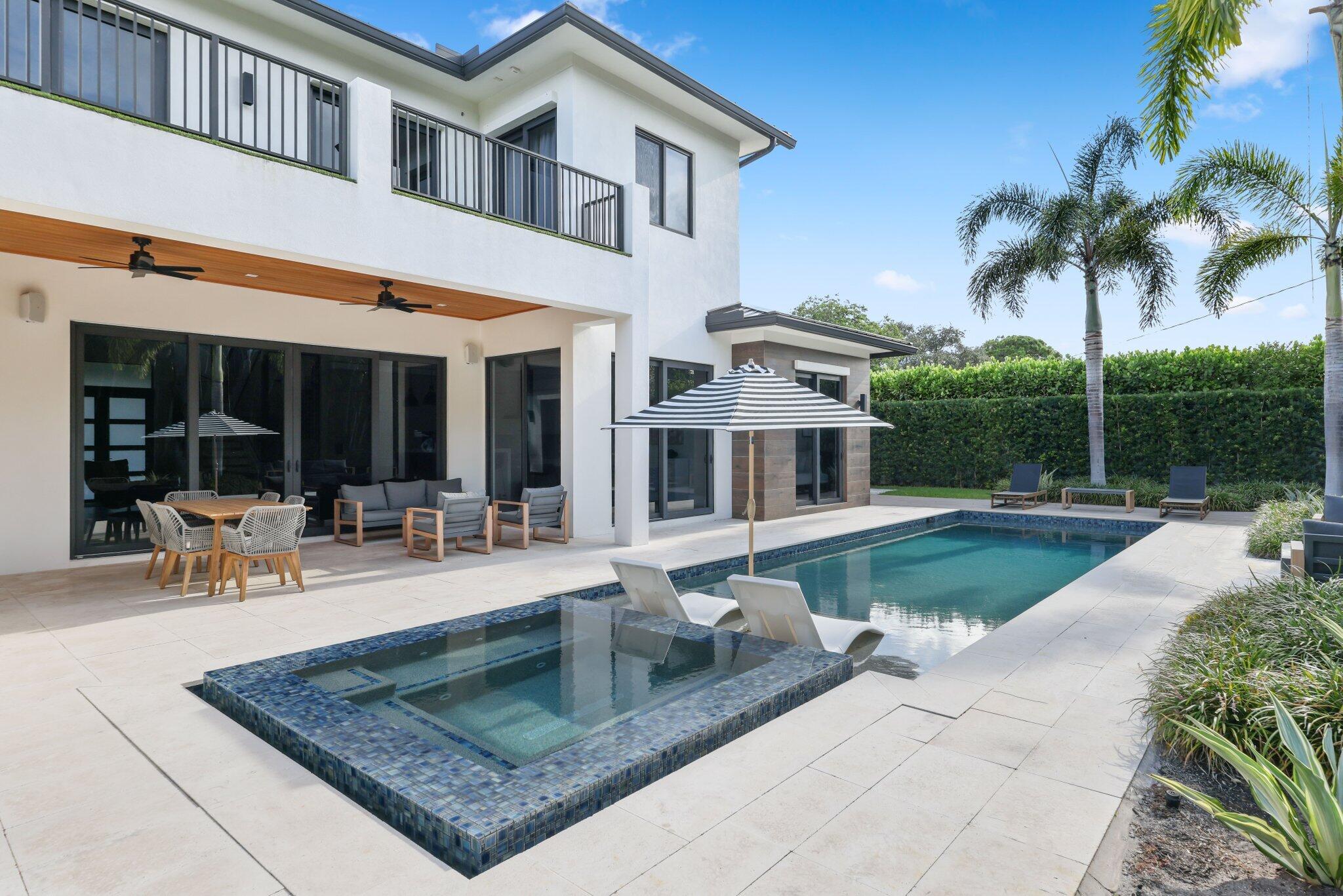 525 Whispering Pines, Boynton Beach FL 33435
