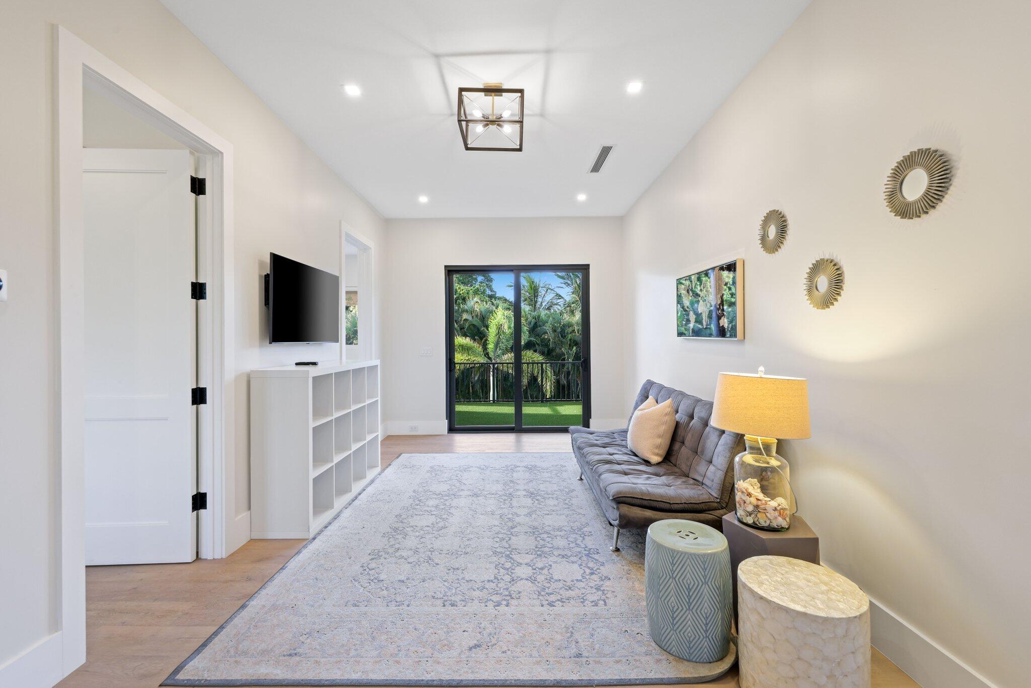525 Whispering Pines, Boynton Beach FL 33435