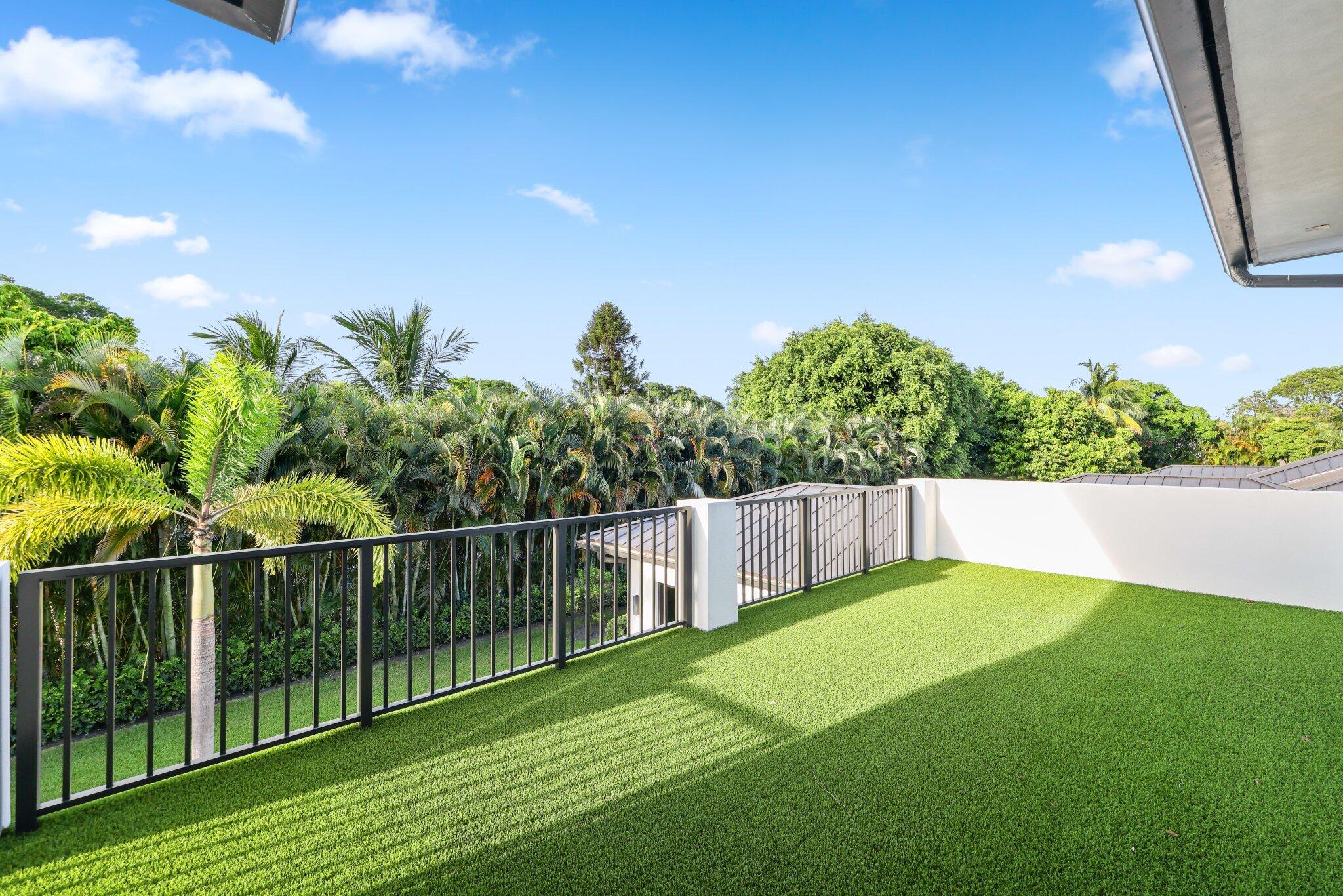 525 Whispering Pines, Boynton Beach FL 33435
