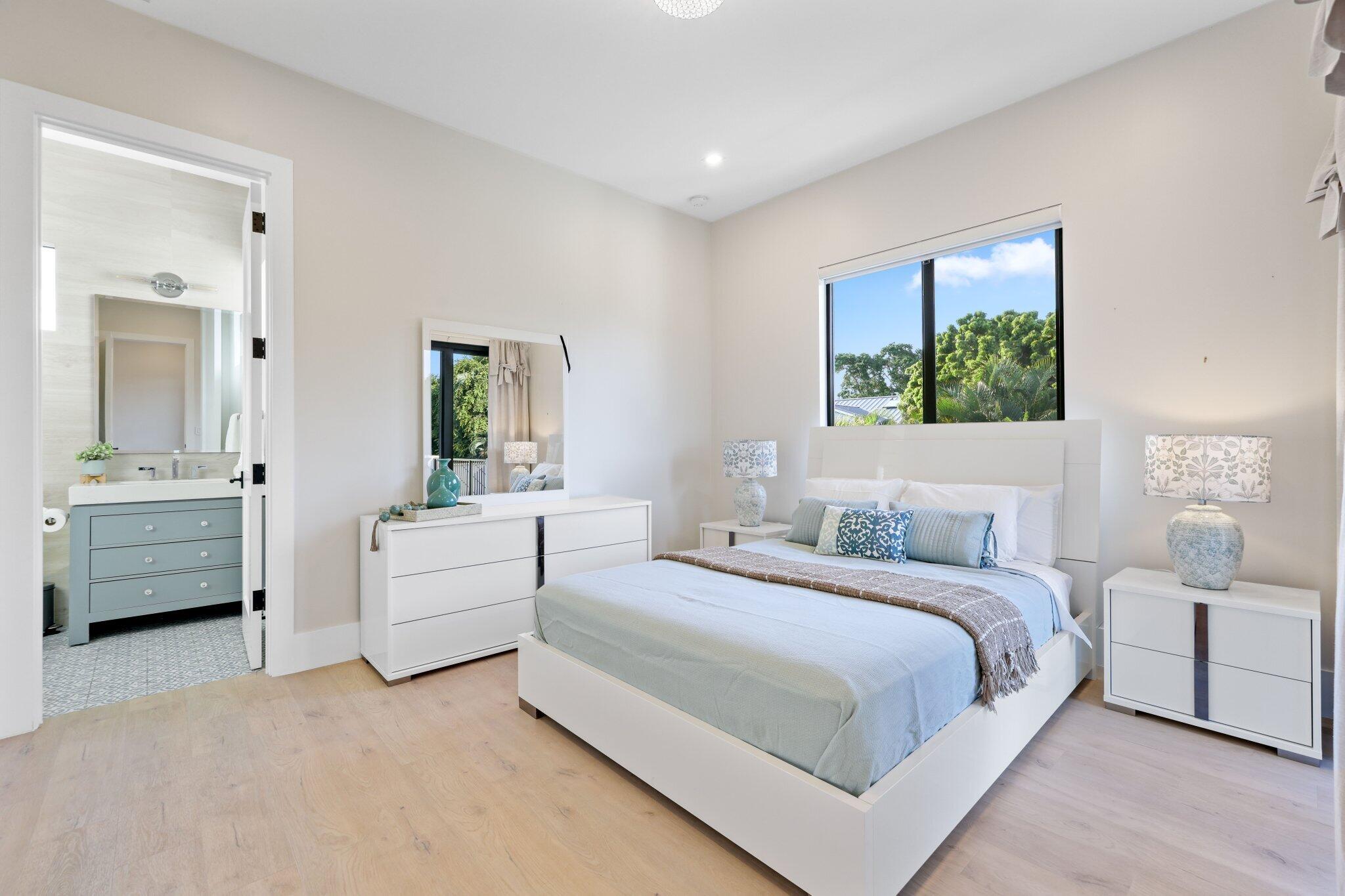 525 Whispering Pines, Boynton Beach FL 33435