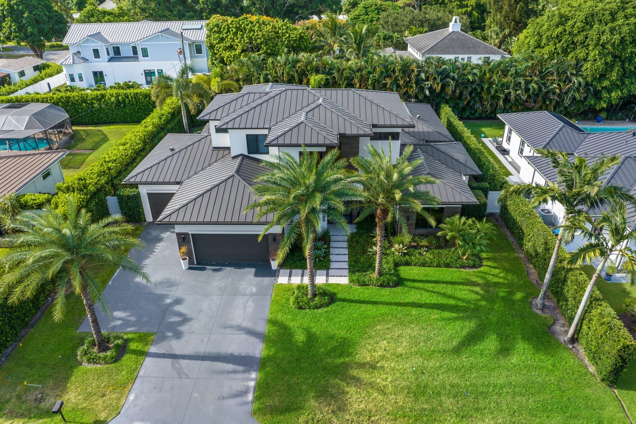 525 Whispering Pines, Boynton Beach FL 33435