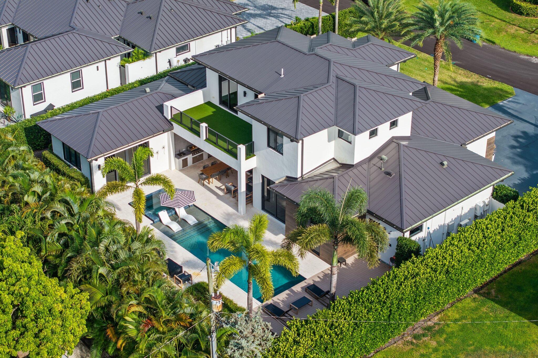 525 Whispering Pines, Boynton Beach FL 33435