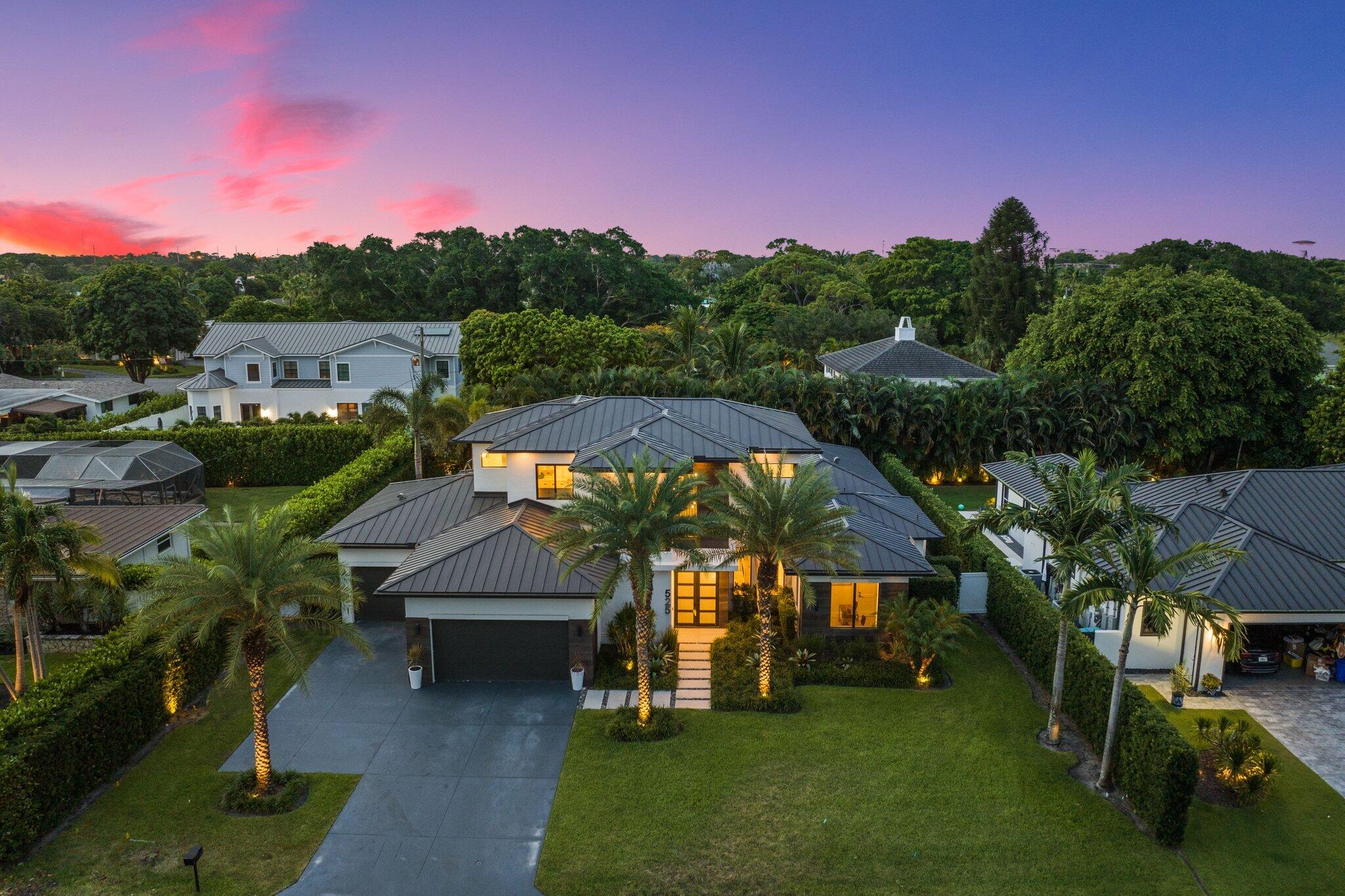 525 Whispering Pines, Boynton Beach FL 33435
