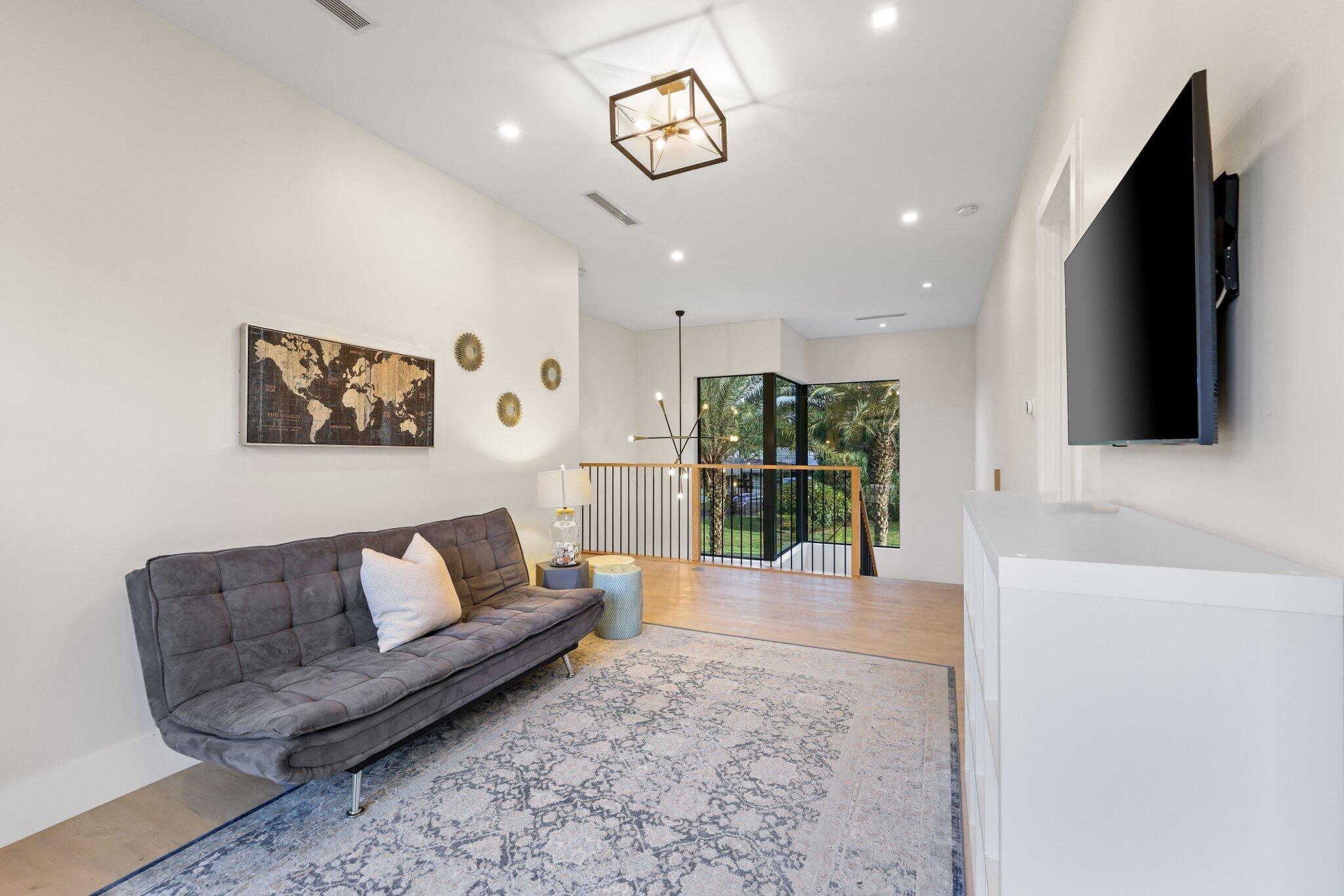 525 Whispering Pines, Boynton Beach FL 33435