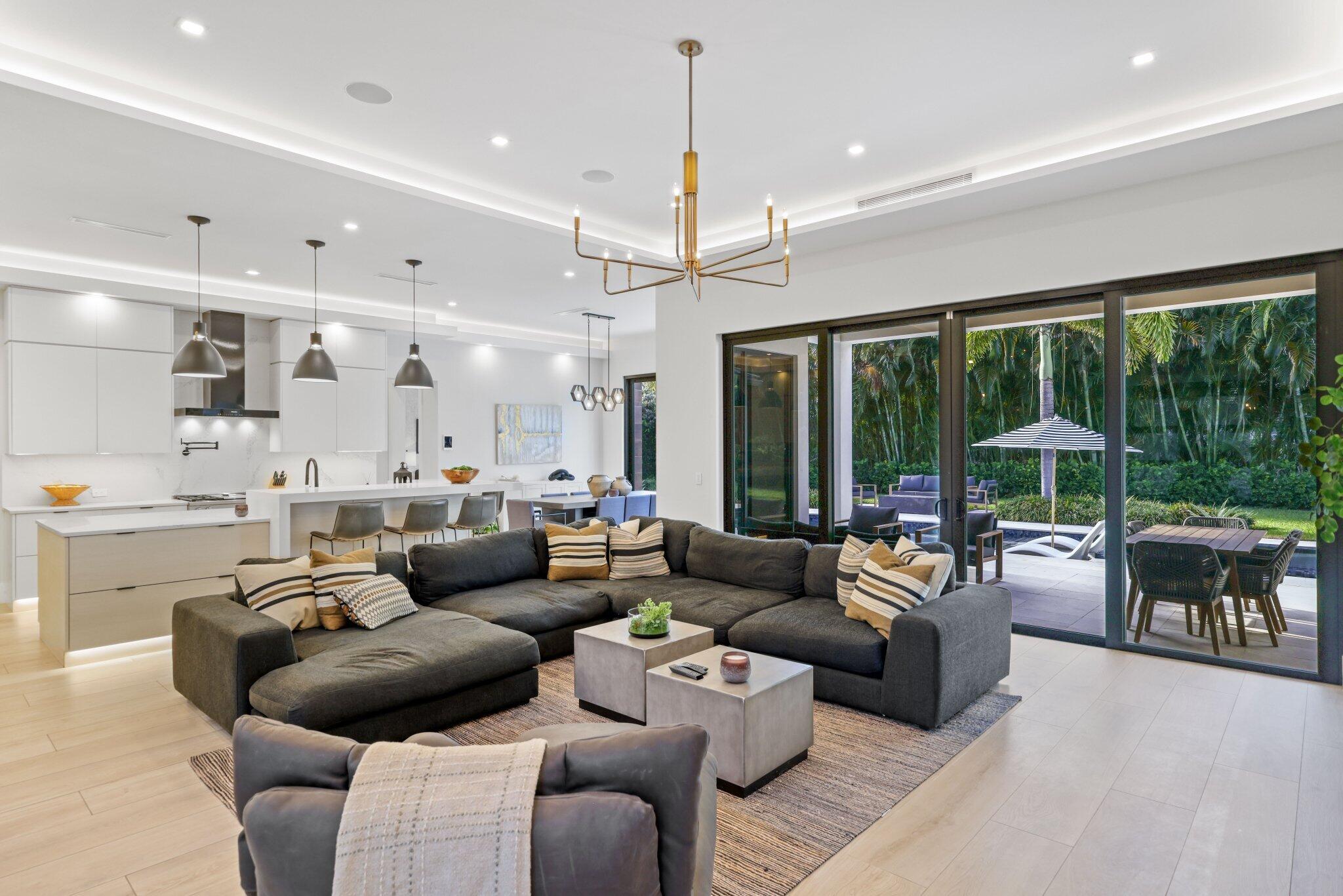 525 Whispering Pines, Boynton Beach FL 33435