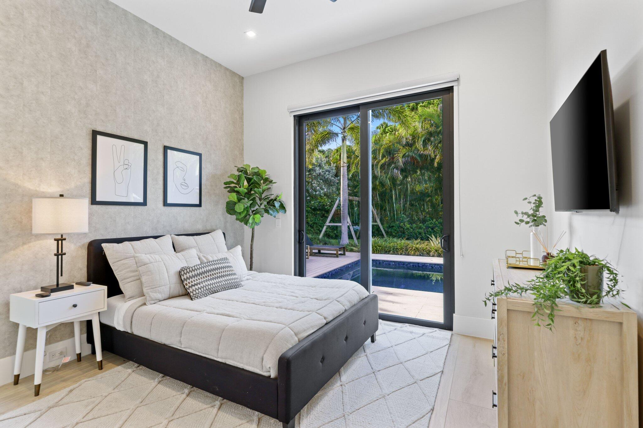 525 Whispering Pines, Boynton Beach FL 33435