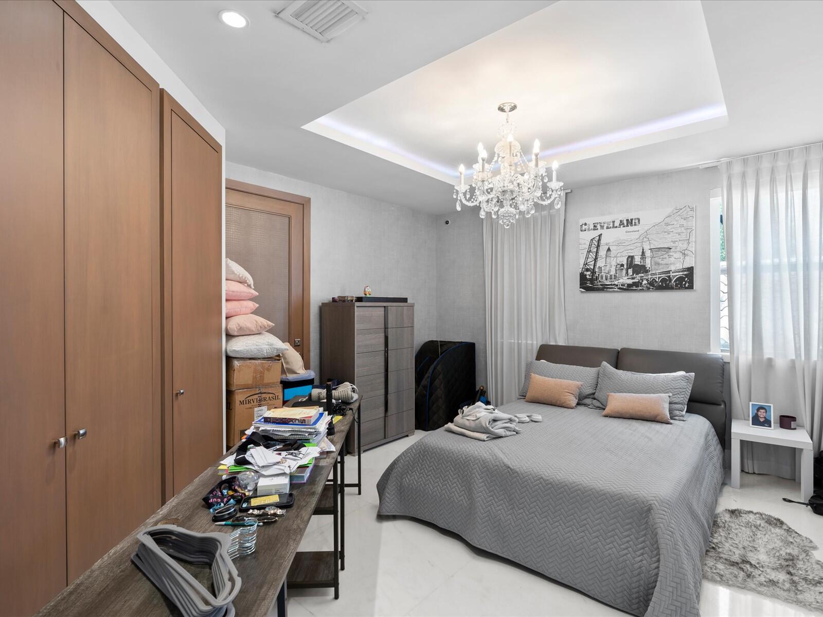 3917 S Le Jeune, Miami FL 33146