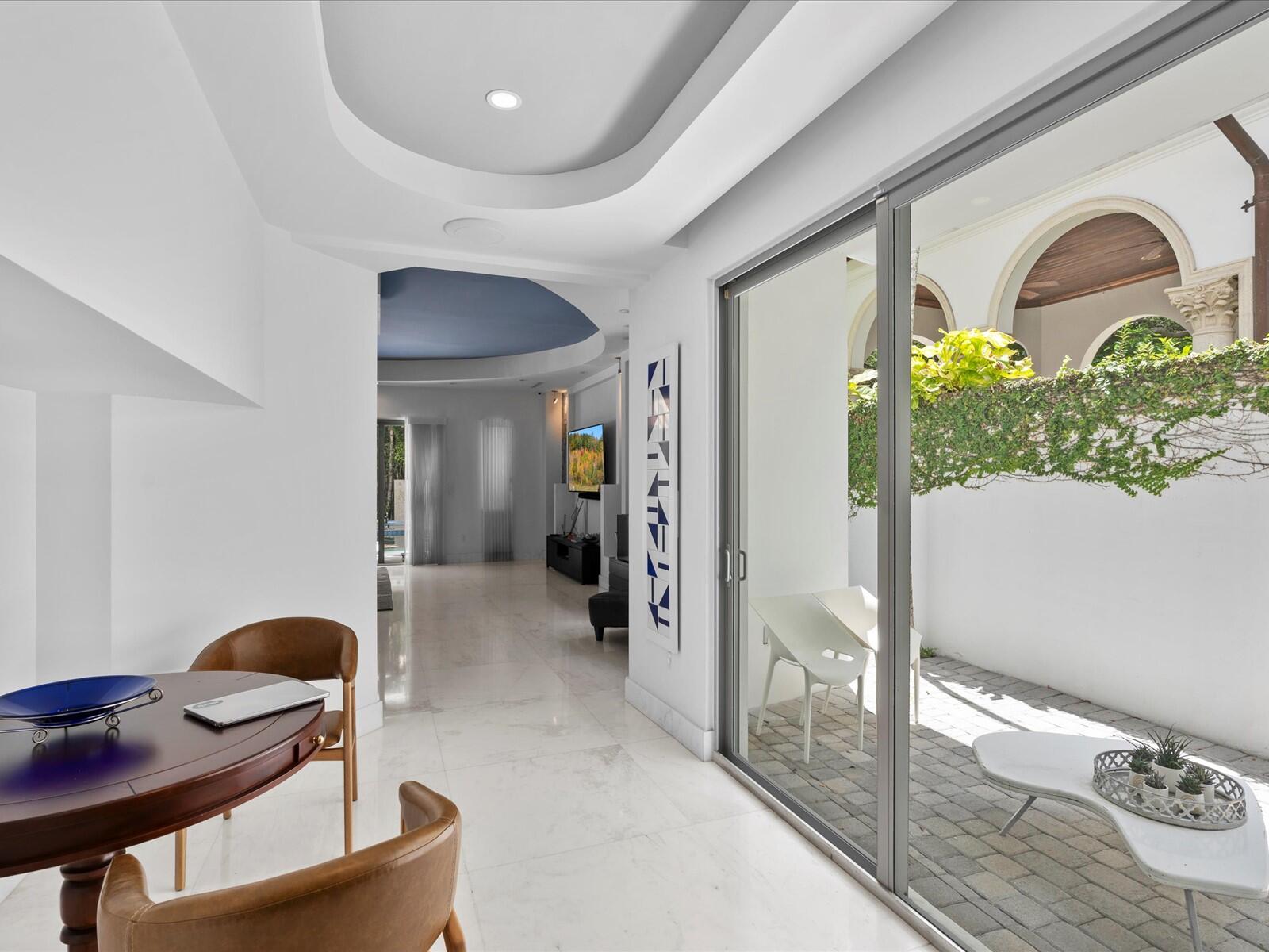 3917 S Le Jeune, Miami FL 33146