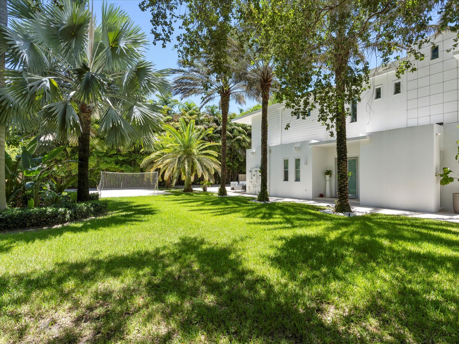 3917 S Le Jeune, Miami FL 33146