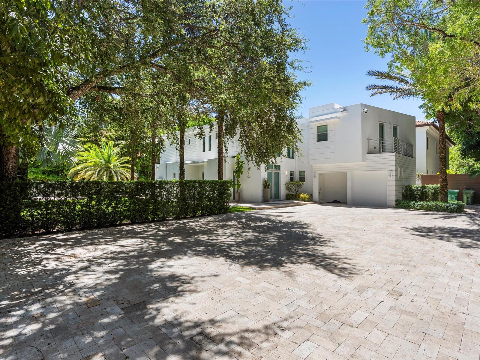 3917 S Le Jeune, Miami FL 33146