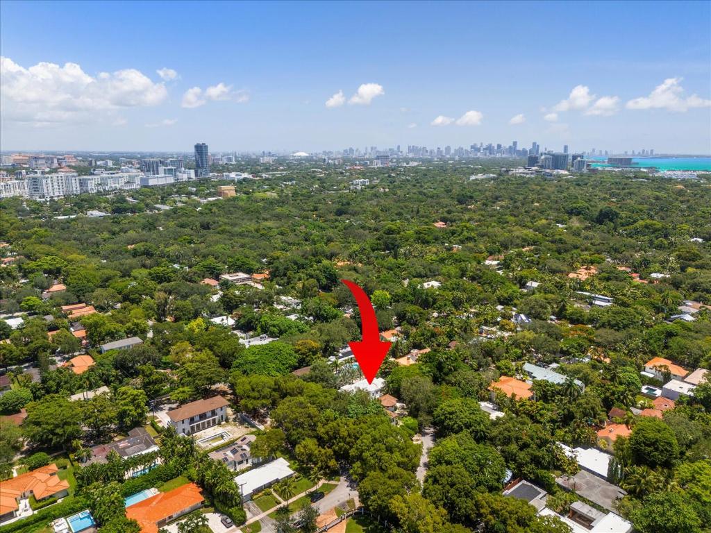 3917 S Le Jeune, Miami FL 33146