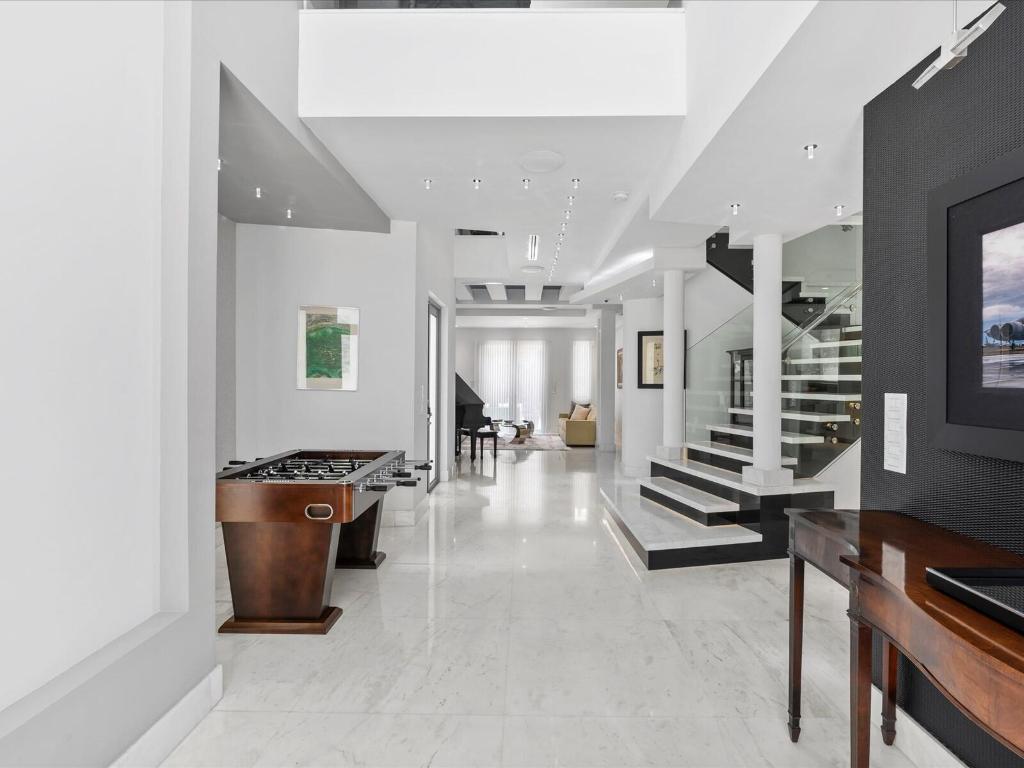 3917 S Le Jeune, Miami FL 33146