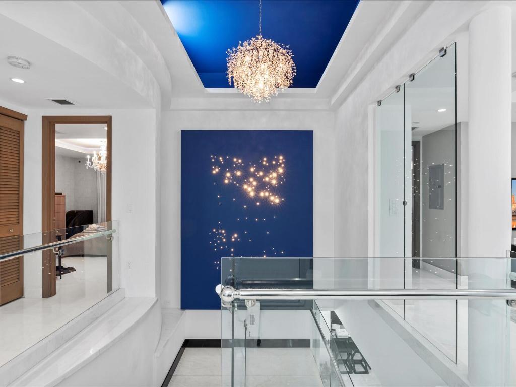 3917 S Le Jeune, Miami FL 33146