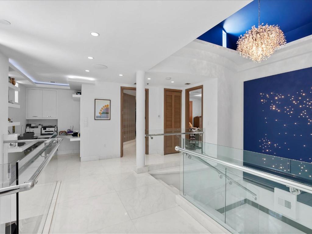 3917 S Le Jeune, Miami FL 33146