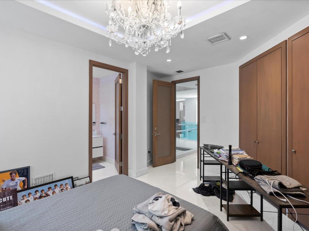 3917 S Le Jeune, Miami FL 33146