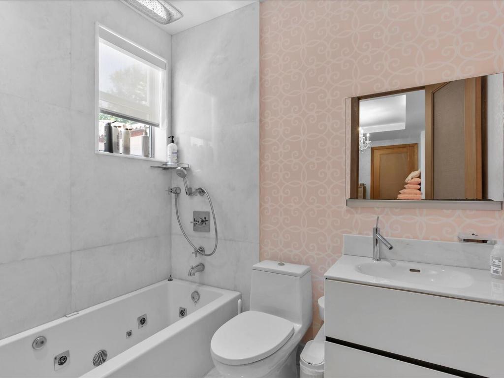 3917 S Le Jeune, Miami FL 33146