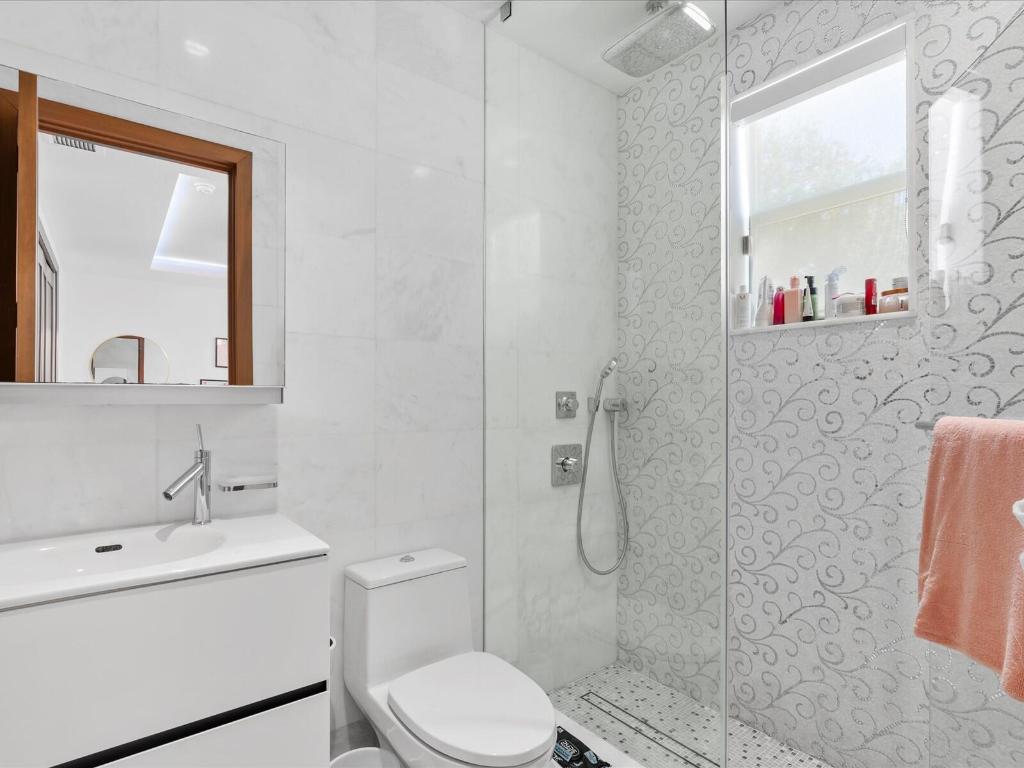 3917 S Le Jeune, Miami FL 33146
