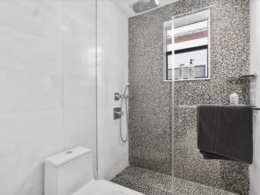 3917 S Le Jeune, Miami FL 33146