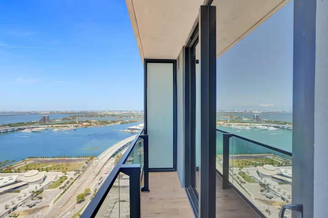 398 NE 5th #2403, Miami FL 33132