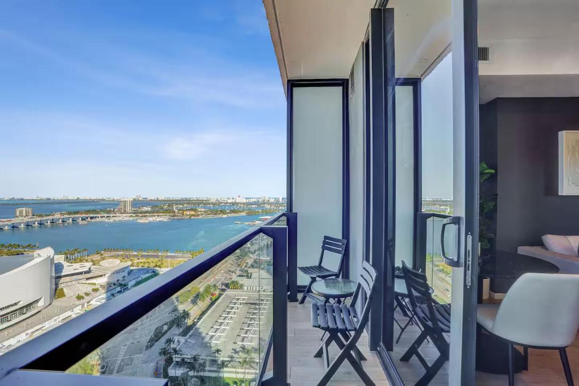 398 NE 5th #2403, Miami FL 33132