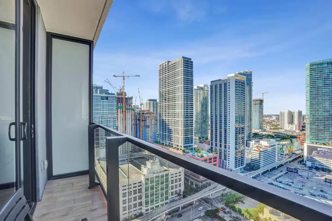 398 NE 5th #2403, Miami FL 33132