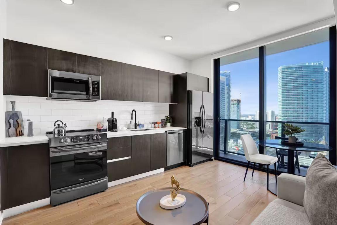 398 NE 5th #2403, Miami FL 33132