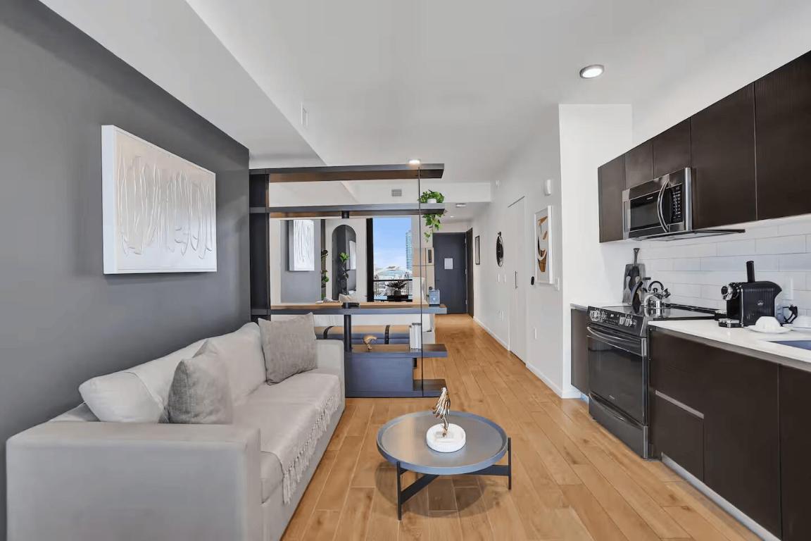 398 NE 5th #2403, Miami FL 33132