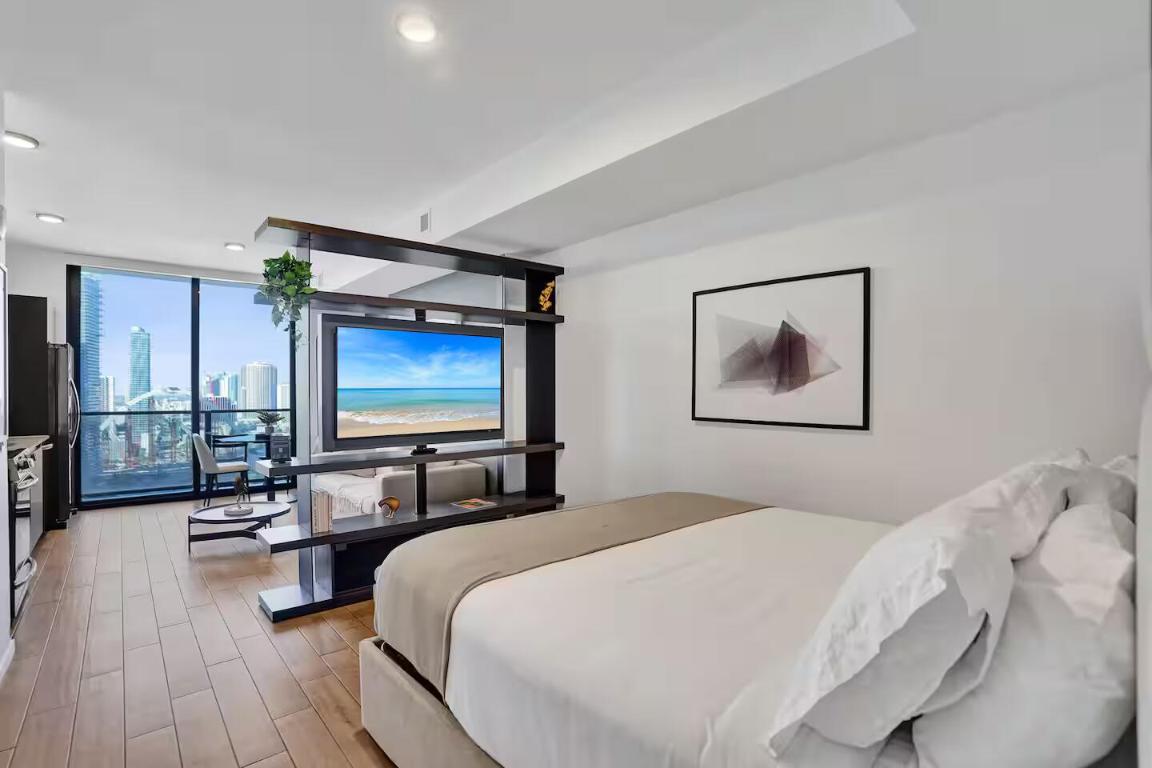 398 NE 5th #2403, Miami FL 33132