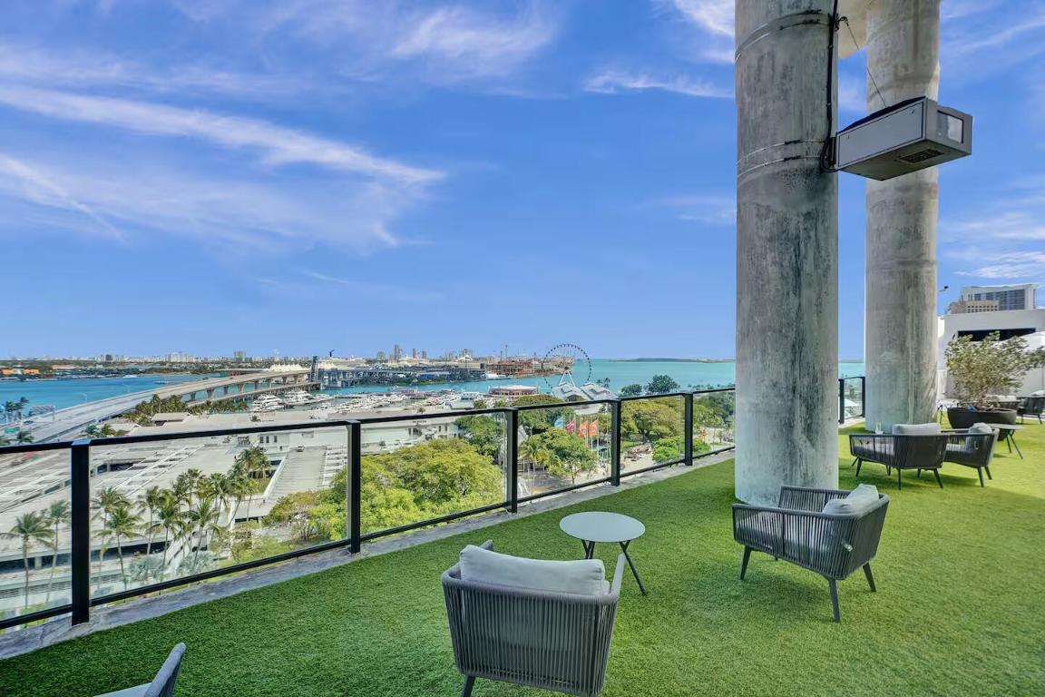 398 NE 5th #2403, Miami FL 33132