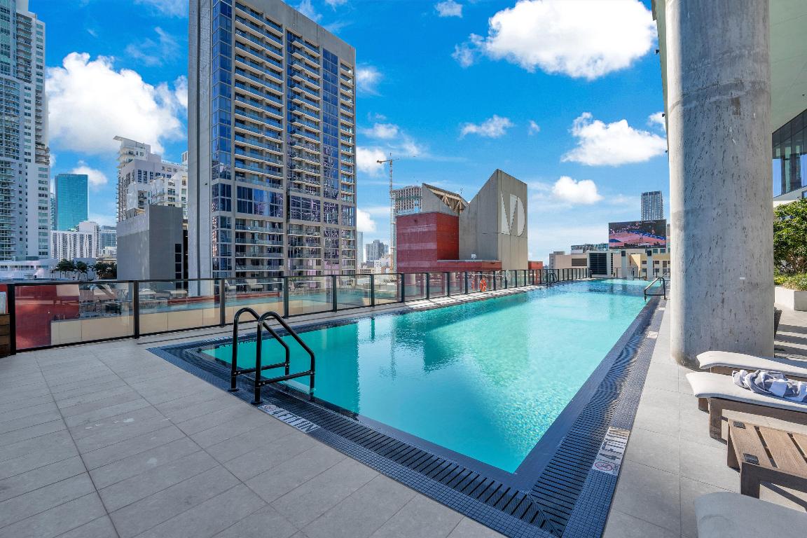 398 NE 5th #2403, Miami FL 33132