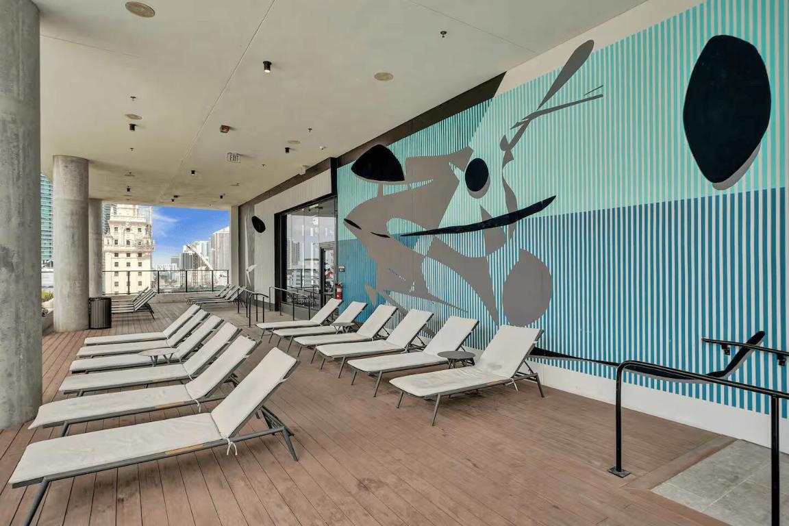 398 NE 5th #2403, Miami FL 33132