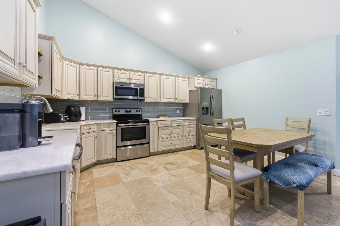 5284 Eagle Lake, Palm Beach Gardens FL 33418