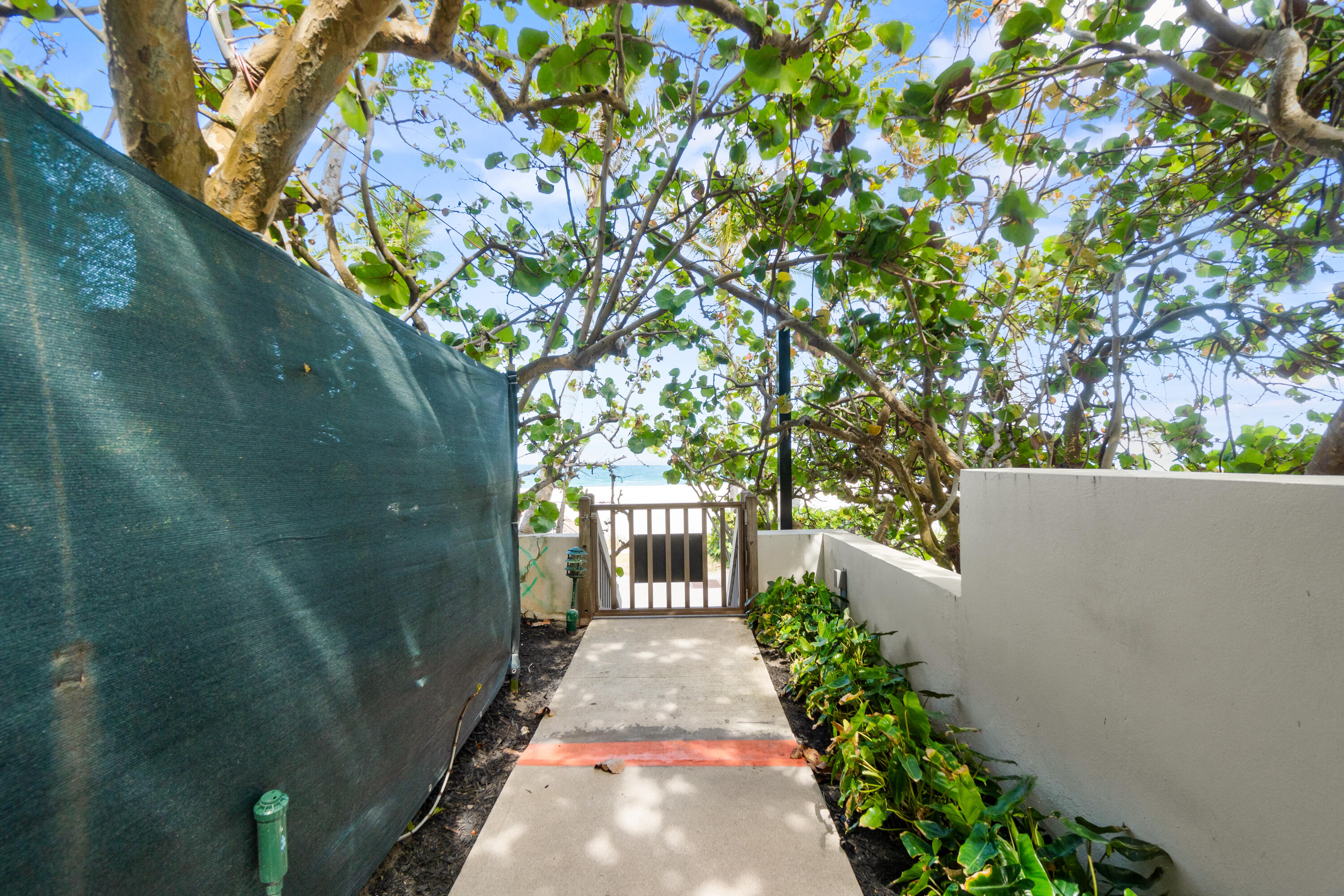 2335 S Ocean #C9, Palm Beach FL 33480