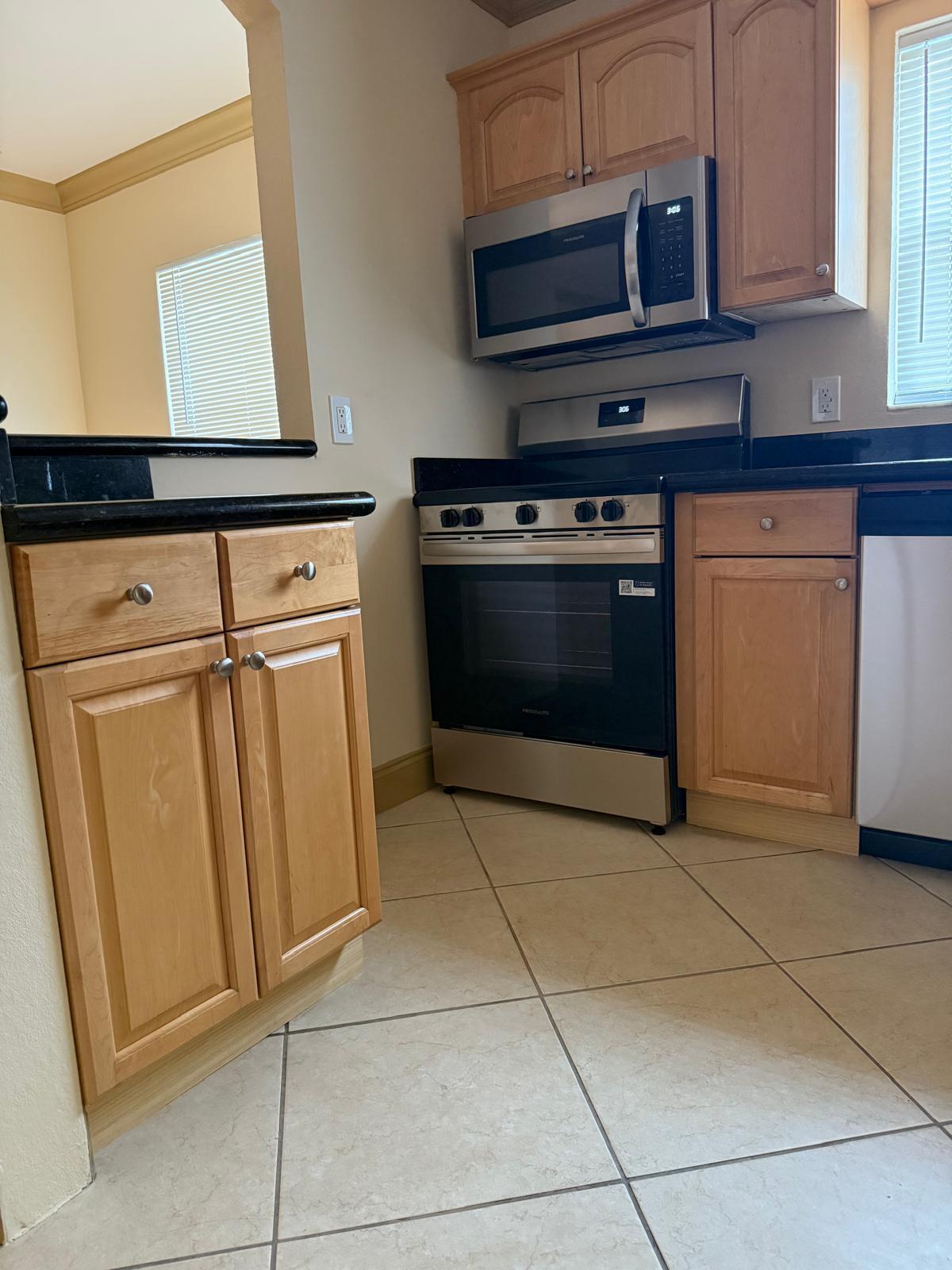 744 NE 14th #12, Fort Lauderdale FL 33304