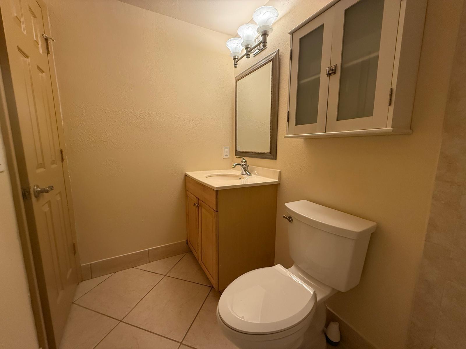744 NE 14th #12, Fort Lauderdale FL 33304