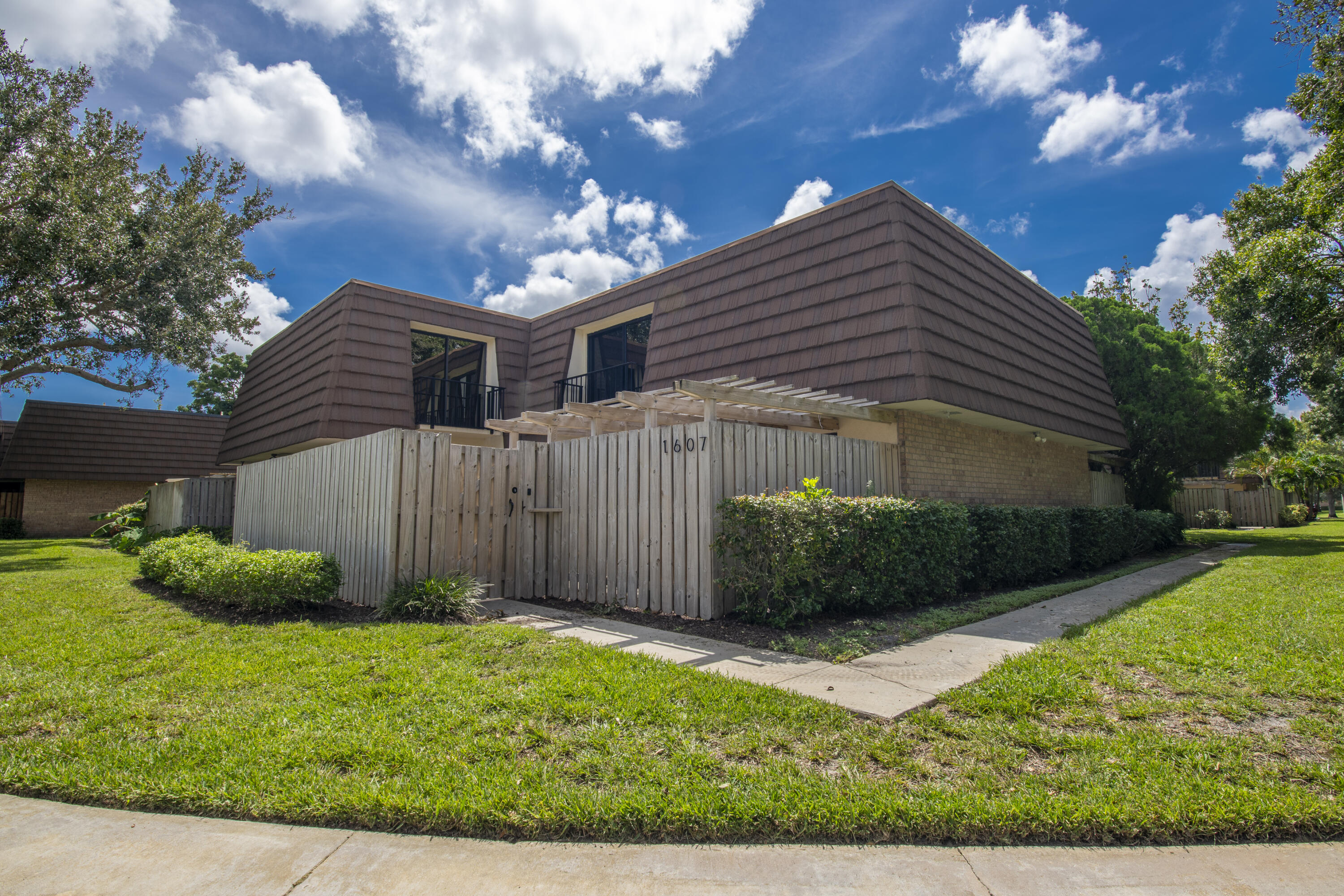 1607 16th, Palm Beach Gardens FL 33418